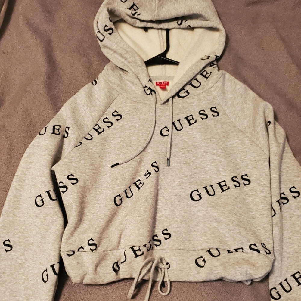 Hooded cropped Guess Sweatshirt ♡